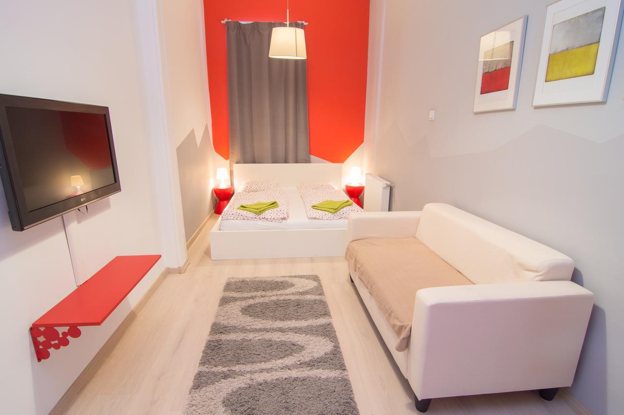 Apartment White Boat